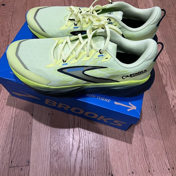 Brooks Cascadia Trail Shoes - Lime and Black main image 9